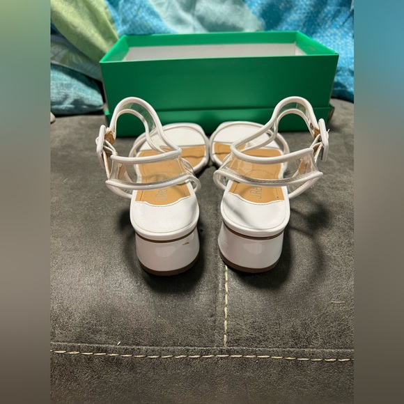 J.Reneé white kitten heels - Picture 3 of 7
